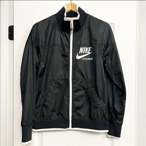 Women’s Nike Sportswear Windbreaker Jacket 🖤
